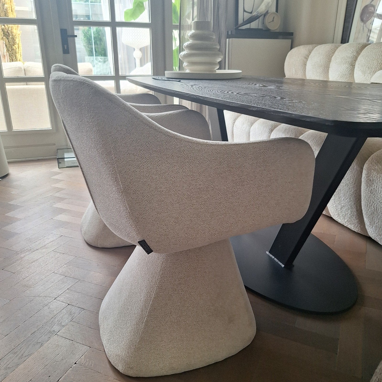 Twee nieuwe eetkamerstoelen draaibaar wit  Lifestyle, Huis en Inrichting, Stoelen, Ophalen, Twee, Wit, Nieuw