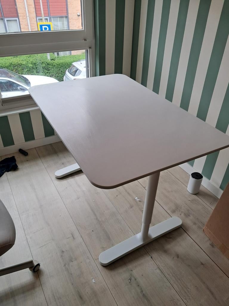 Ikea bureau, Ophalen of Verzenden, Zo goed als nieuw