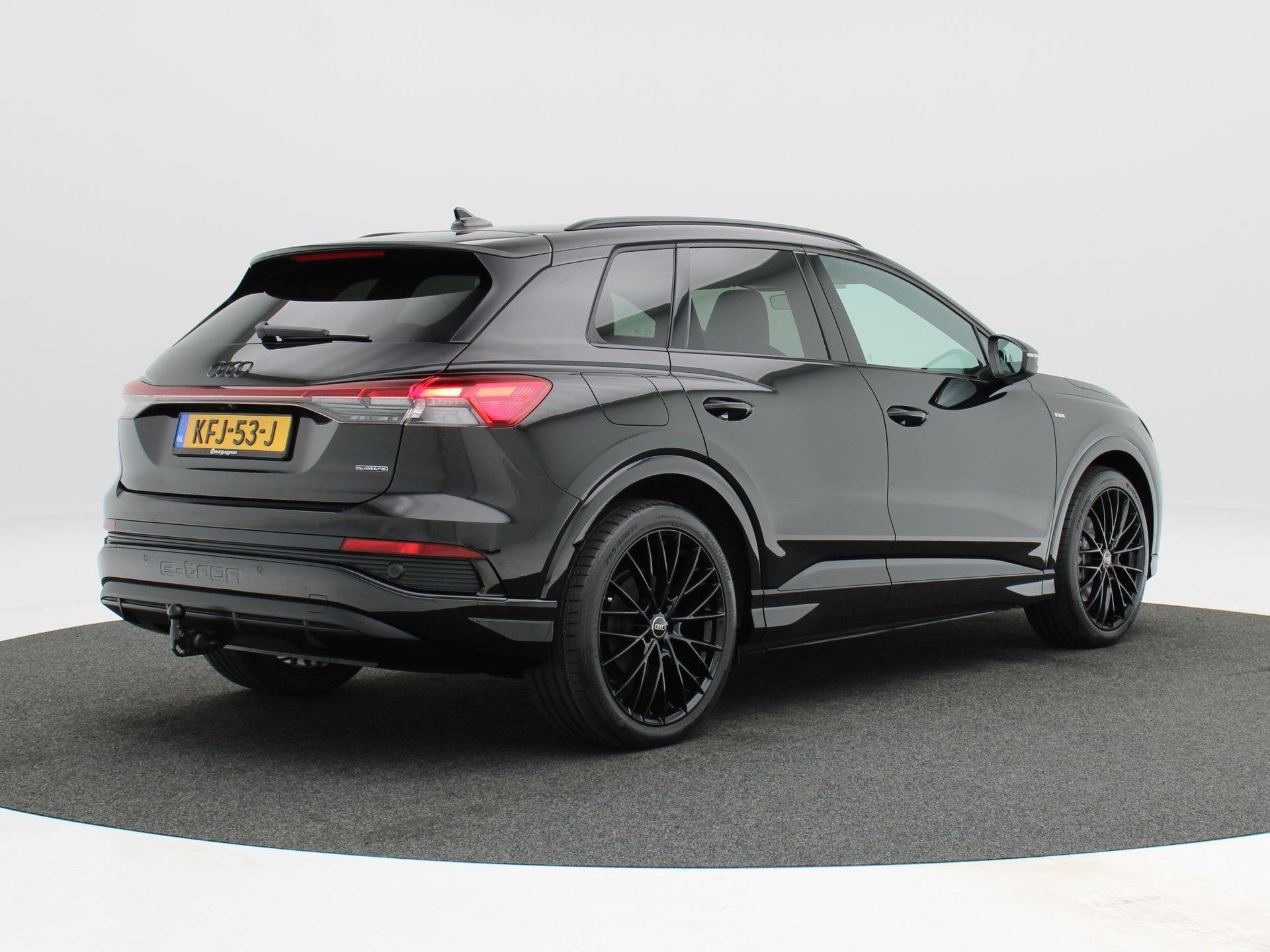 Audi Q4 e-tron 45 quattro | S Edition Competition | 286 PK |, Auto's, Gebruikt, 82 kWh, Automatische klimaatregeling, Zwart
