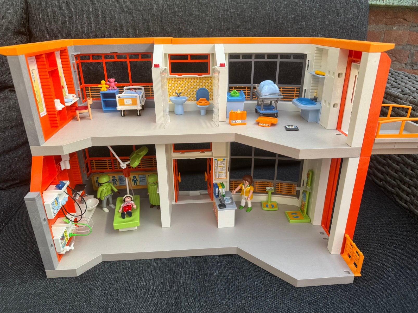 Playmobil groot kinder ziekenhuis 6657, Ophalen of Verzenden, Zo goed als nieuw