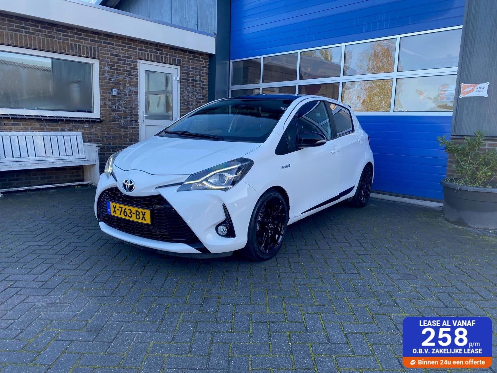 Toyota Yaris 1.5 Hybrid GR-Sport cruise clima, Auto's, Gebruikt, Euro 6, 4 cilinders, Bedrijf