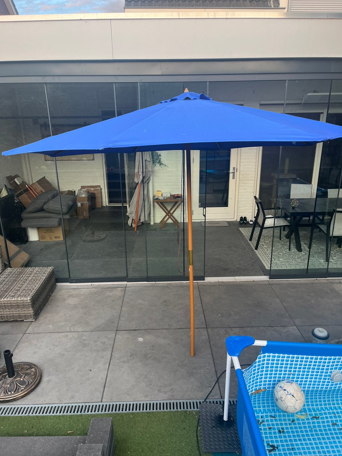 Parasol, Ophalen, Zo goed als nieuw