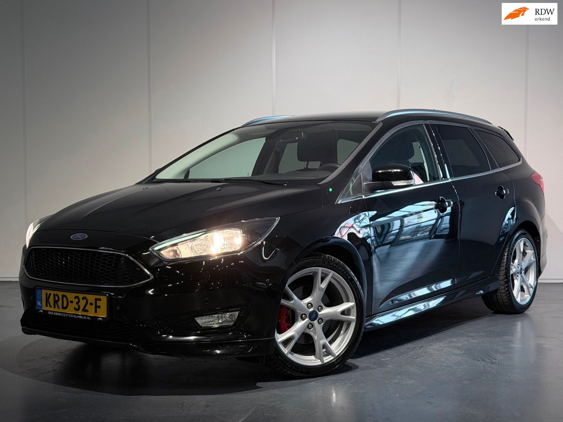 Ford Focus Wagon 1.5 ST-Line /Clima/Cruise/PDC/Keyless/NAVI/, Dealer onderhouden, Euro 6, 4 cilinders, 150 pk