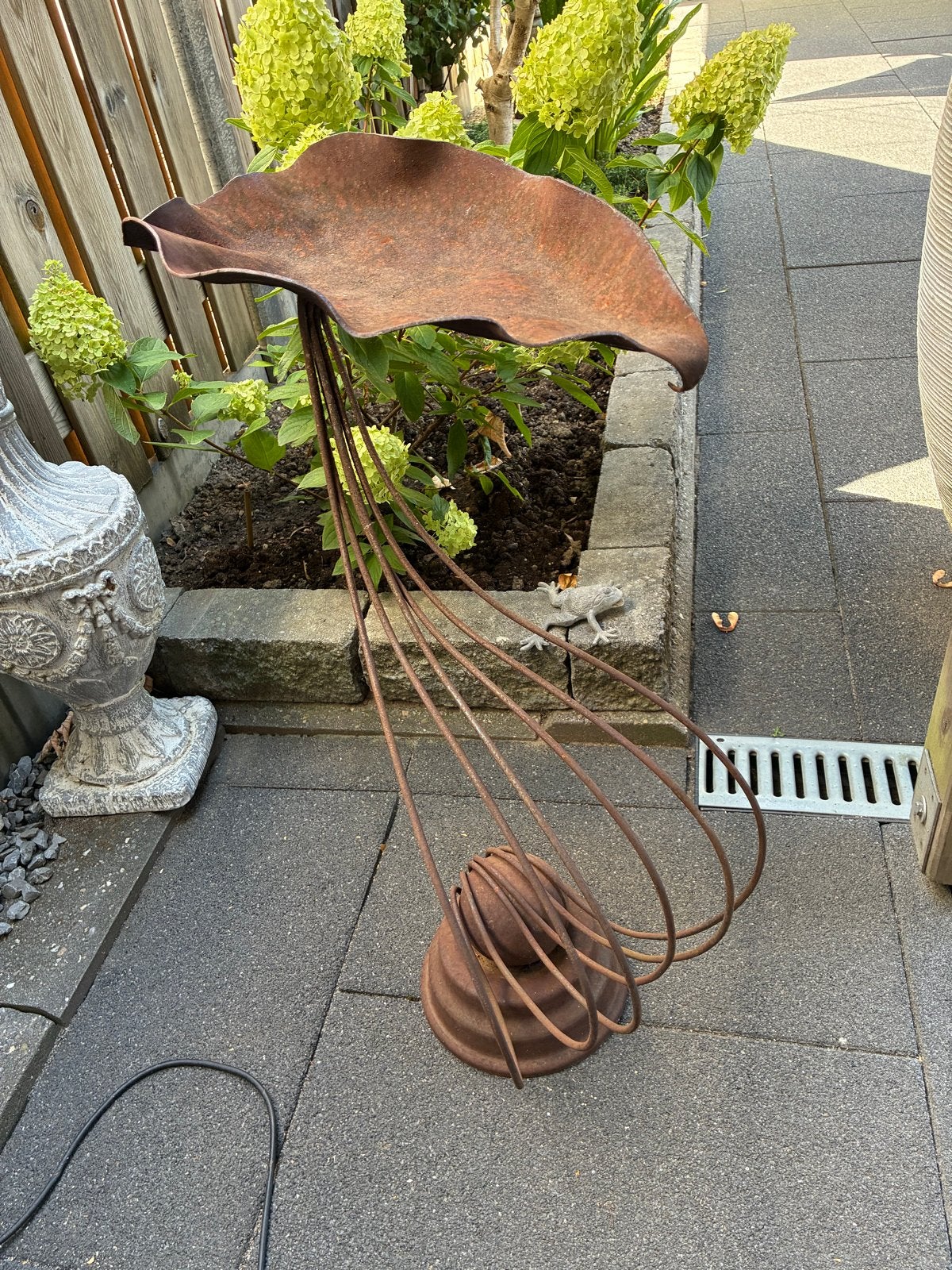 Roestkleurige metalen vogelbad/decoratie, Ophalen, Gebruikt