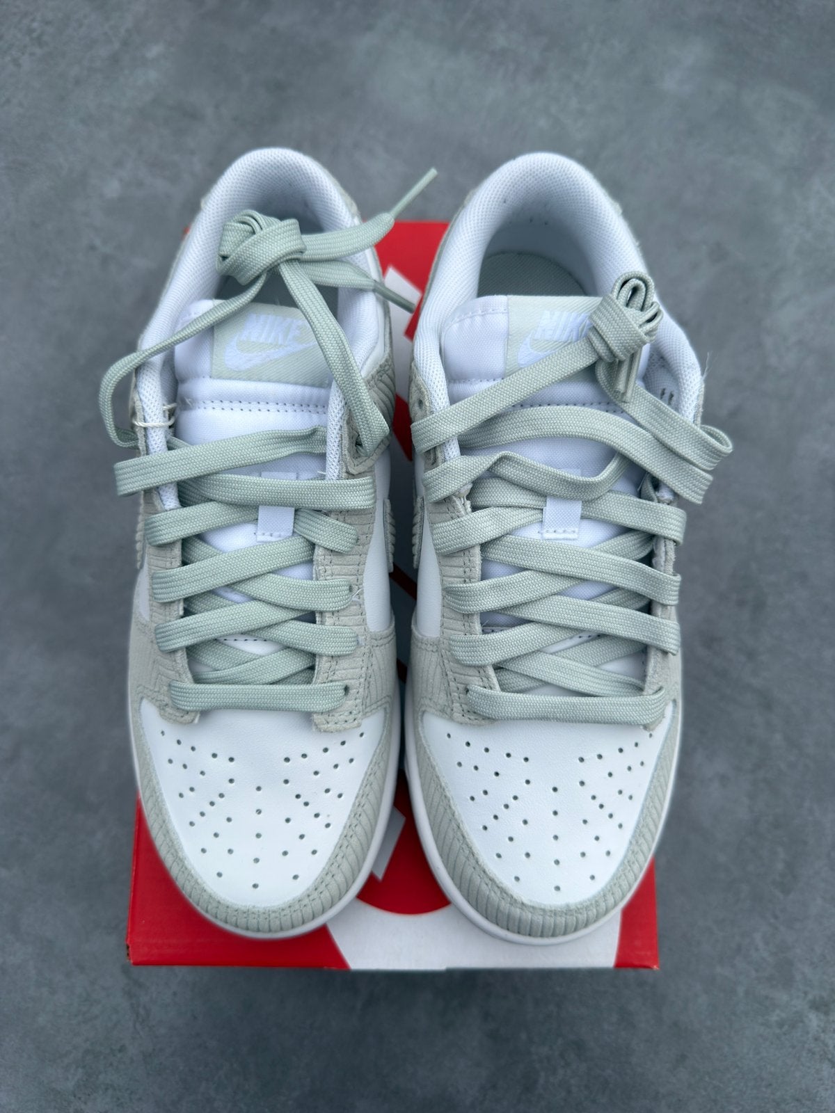 Nike Dunk Low Grey Corduroy - Maat 38, --, Nieuw, Ophalen of Verzenden, Sneakers of Gympen