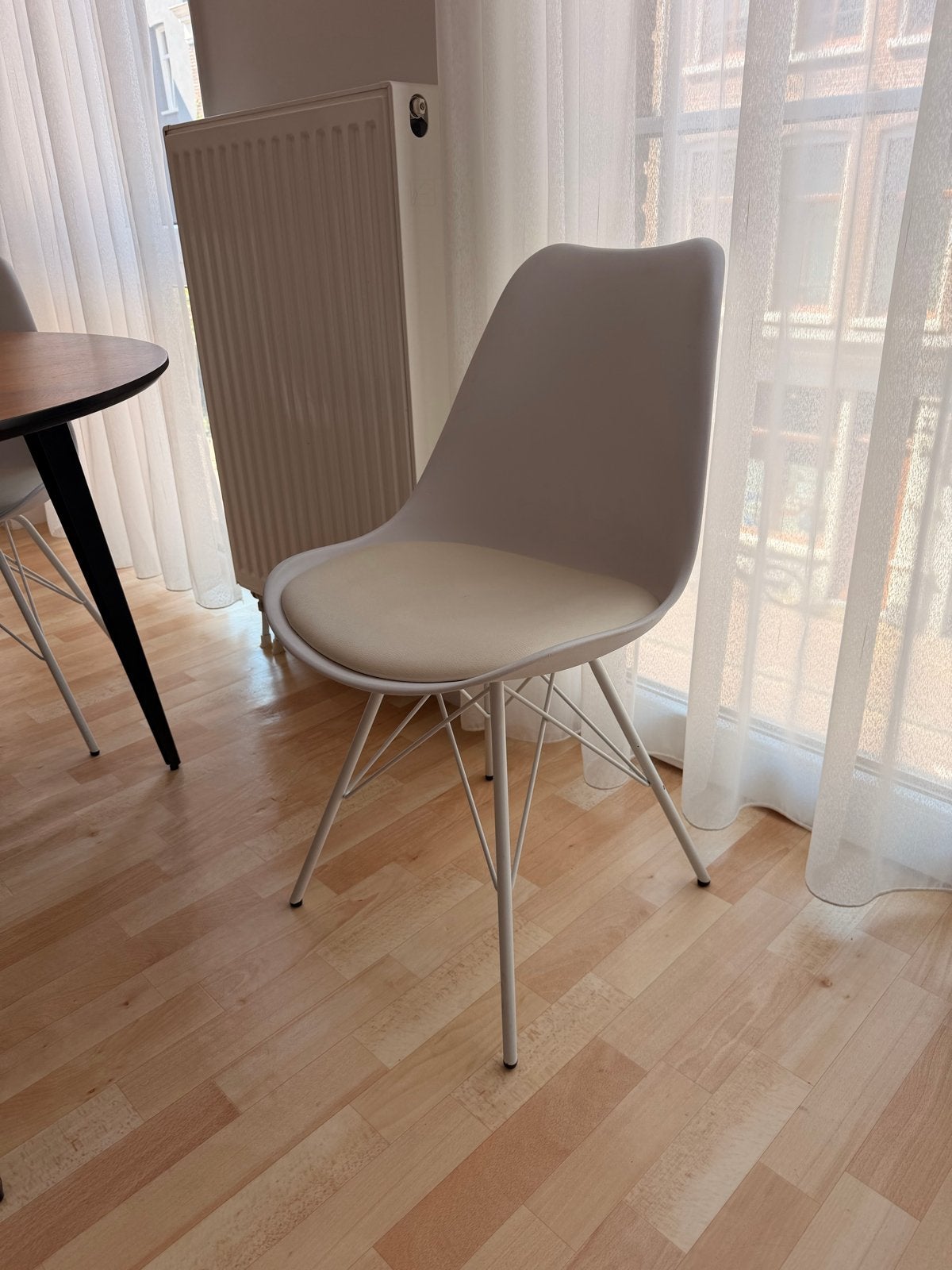 4 Witte Eetkamerstoelen, Kunststof, Gebruikt, Wit, Ophalen of Verzenden