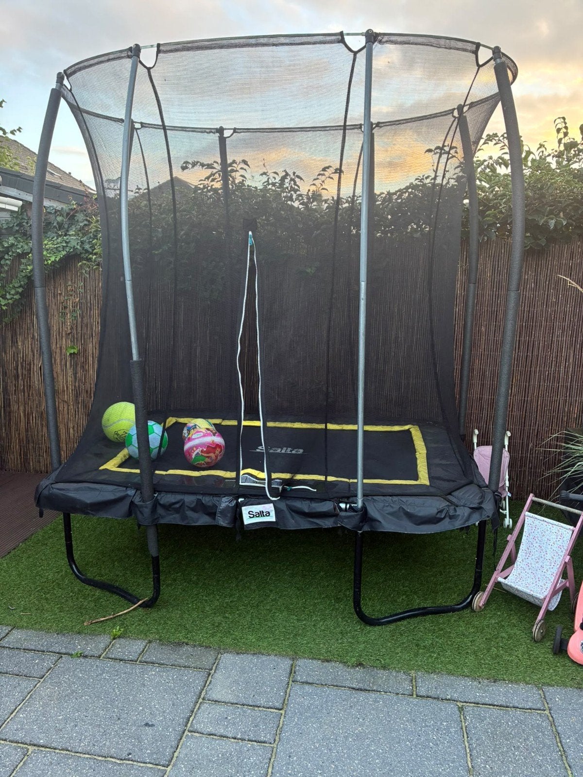 Salta Trampoline 2,10 x 1,50 - Zo goed als nieuw, Ophalen, Zo goed als nieuw