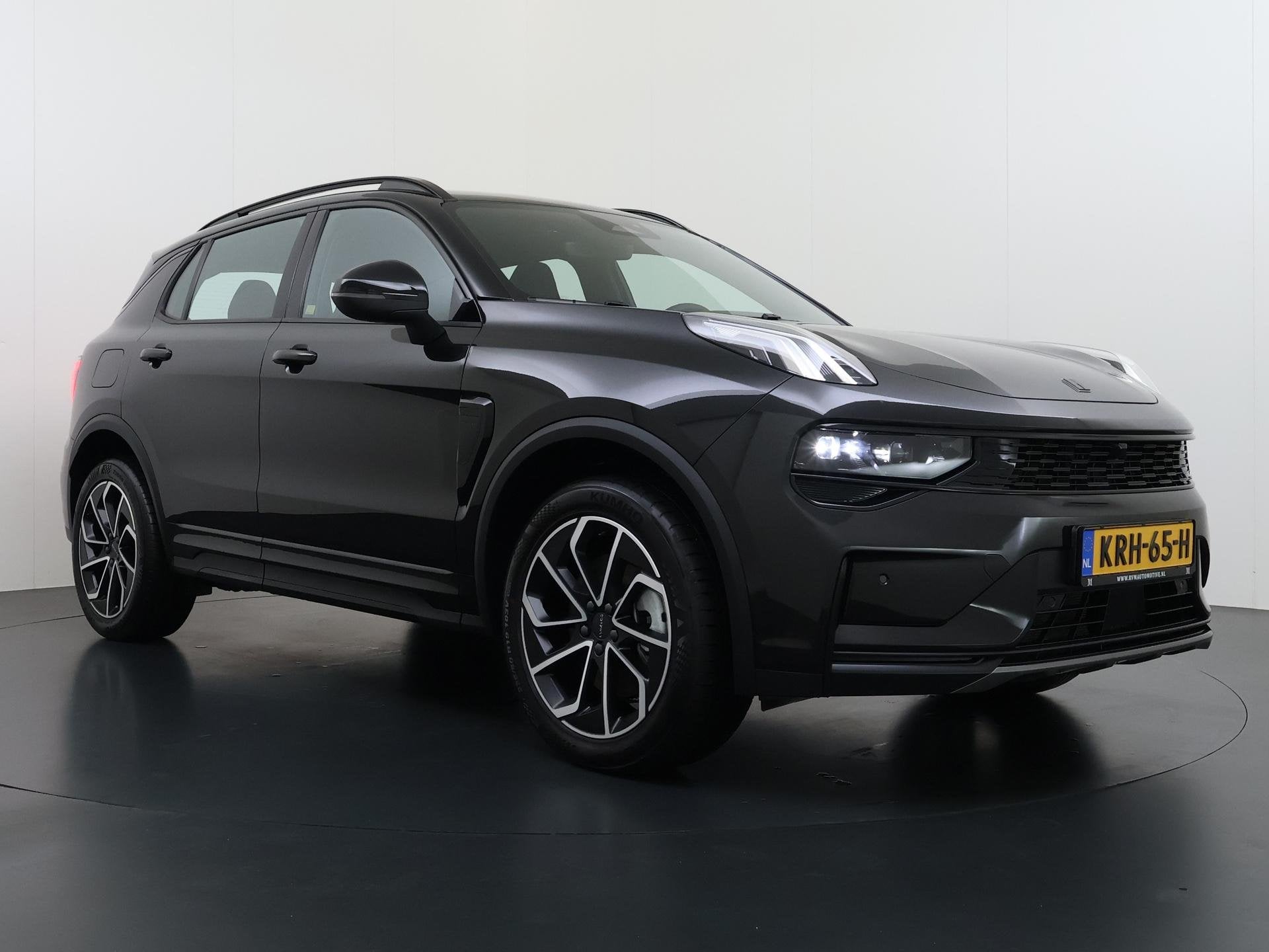 Lynk & Co 01 1.5 Core FABRIEKSGARANTIE T/M 2030! | ACHTERUIT, Auto's, 4 cilinders, Alcantara, Zwart, Plug-in hybride
