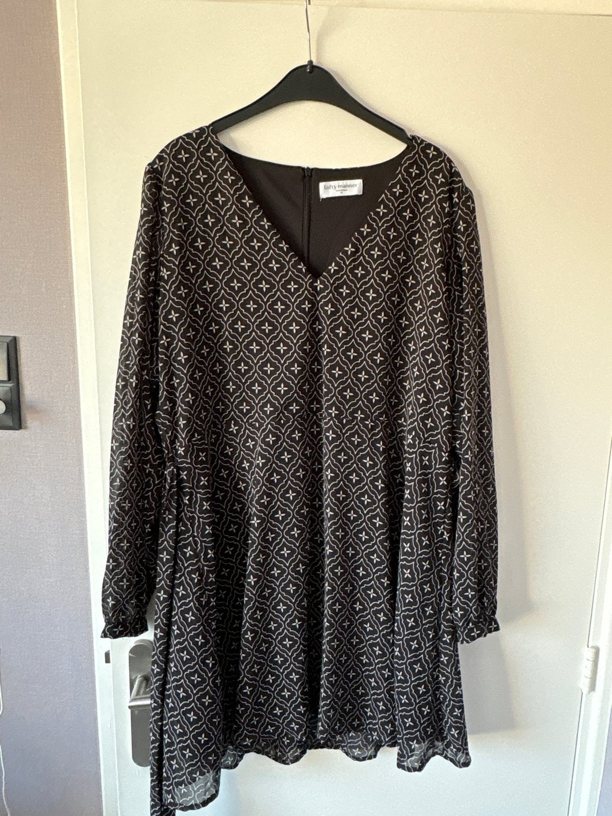 Lofty Manner Jurk Zwart met Patroon Maat XL, Ophalen, Zwart, Maat 46/48 (XL) of groter, Zo goed als nieuw