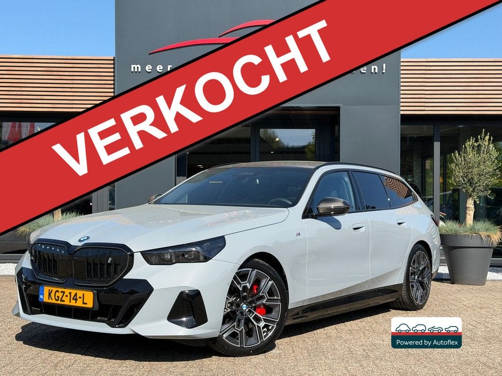 BMW I5 M Sport Pro PANO-360-TREKHAAK-H&K (bj 2025), Auto's, BMW, 12 maanden, Gebruikt, 2155 kg, Zilver of Grijs