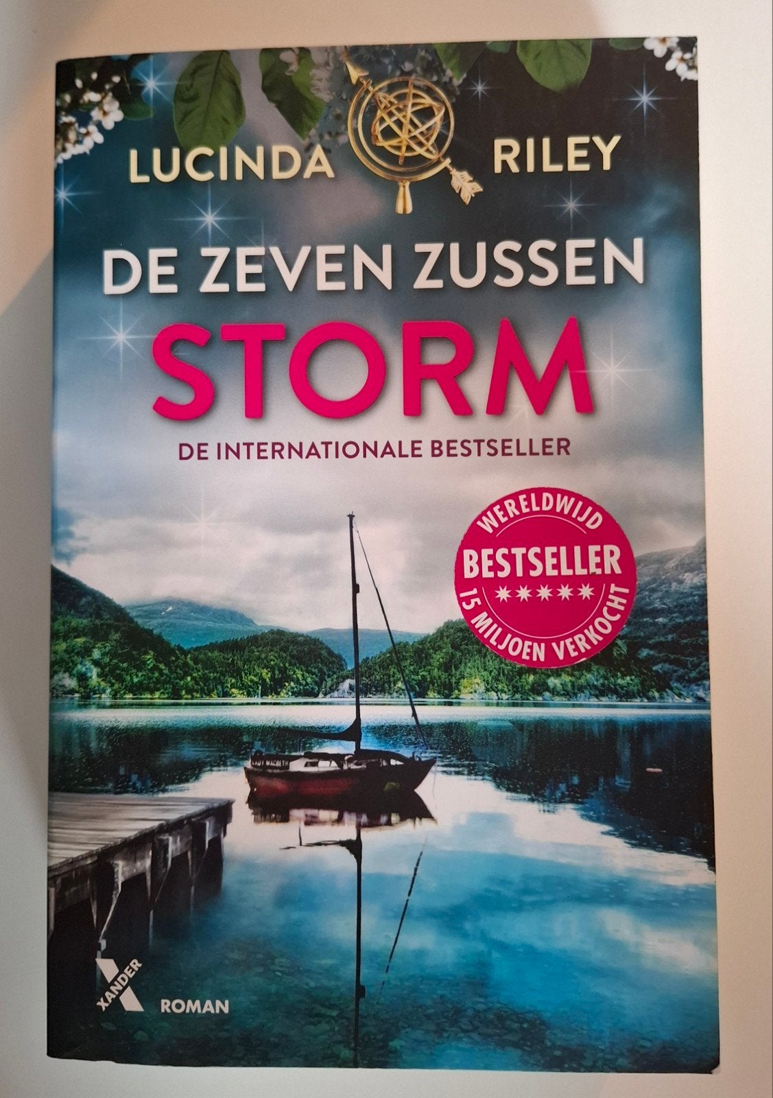 De Zeven Zussen - Storm (deel 2) - Lucinda Riley, Ophalen of Verzenden, Zo goed als nieuw, Lucinda Riley, Nederland