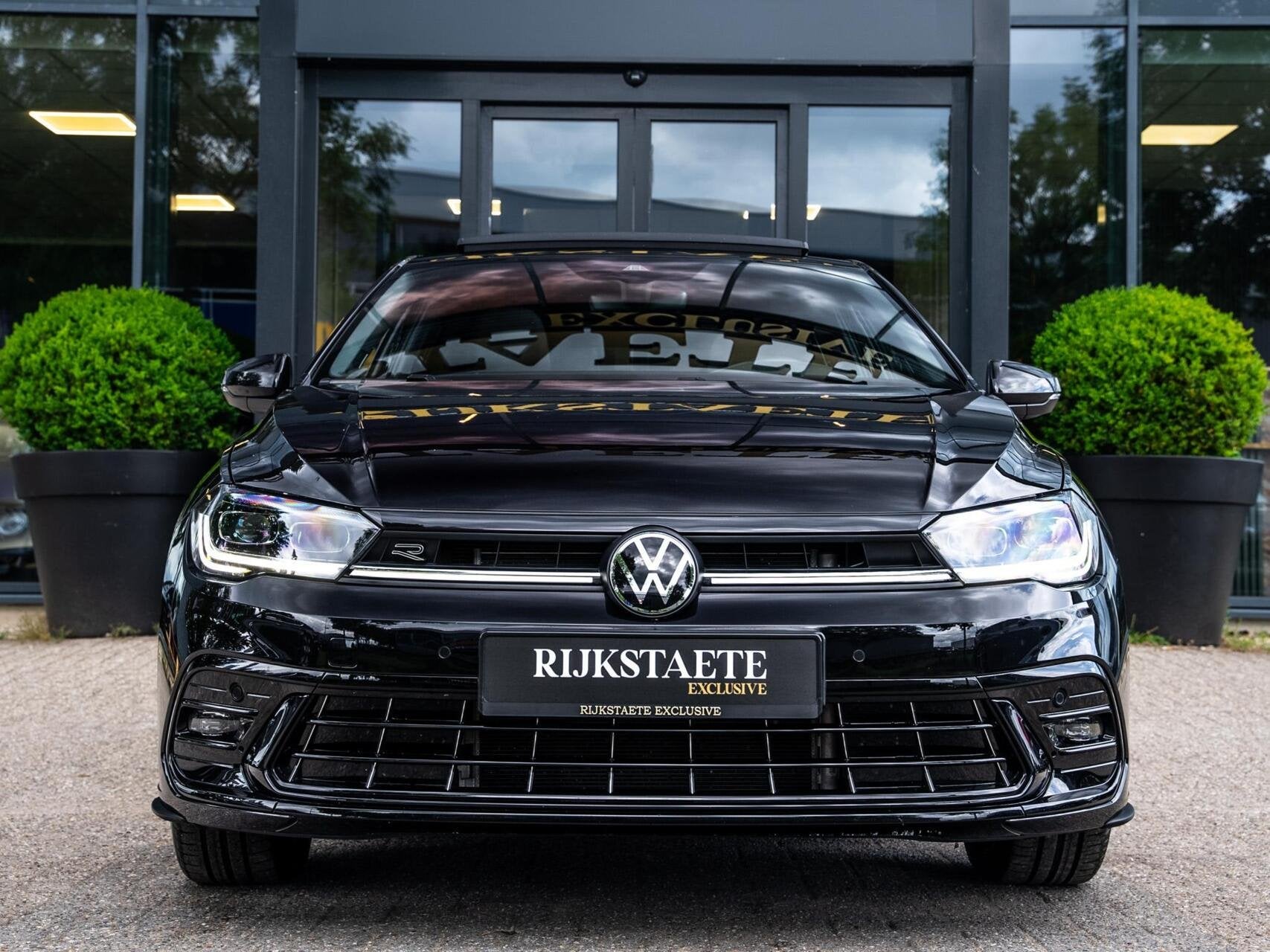 Volkswagen Polo 1.0 TSI R-Line|PANO|IQ LED|CAMERA|ACC|SFEERV, Gebruikt, 95 pk, Zwart, Bedrijf