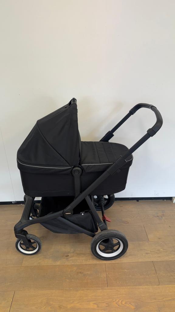 Thule Sleek - 2 in 1 kinderwagen - Midnight black, Kinderen en Baby's, Buggy's, Ophalen, Zo goed als nieuw