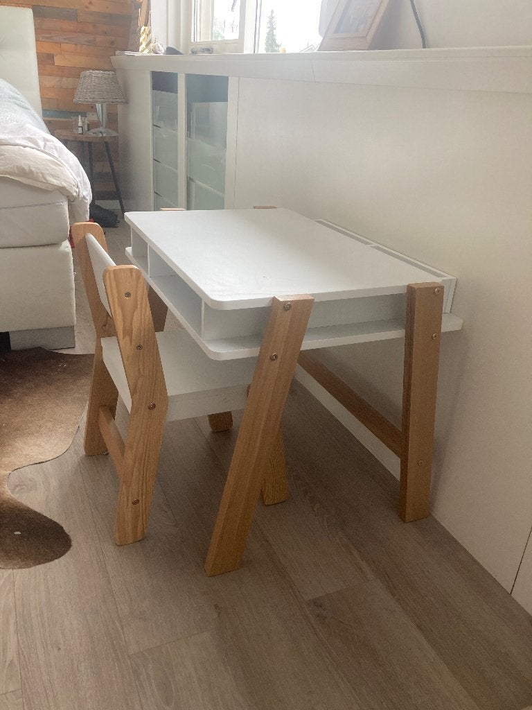 Kinderbureau met stoel, Ophalen, Gebruikt, Tafel(s) en Stoel(en)