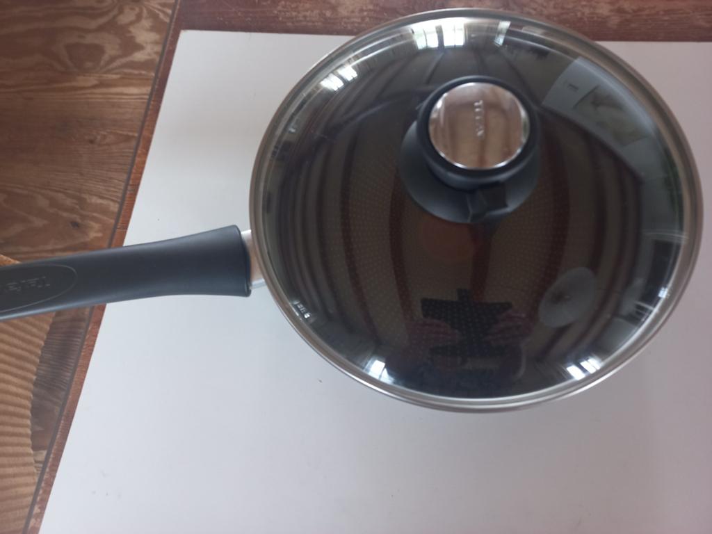 Hapjes pan Tefal 25 cm, Huis en Inrichting, Keuken | Potten en Pannen, Ophalen of Verzenden, Zo goed als nieuw, Aluminium, Koekenpan of Braadpan