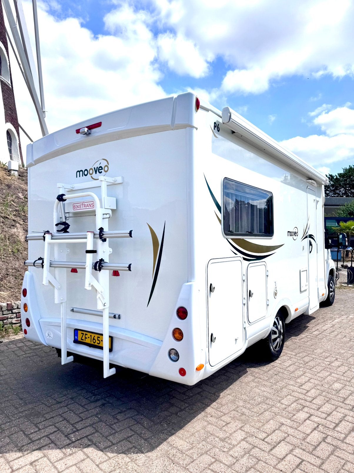 Caravans And Camping Pilote