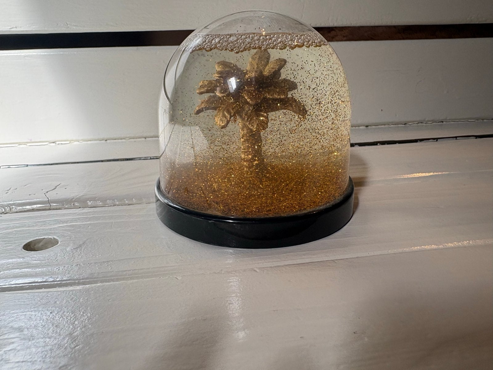 Gouden glitter sneeuwbol met palmboom, Verzenden, Kunststof, Zo goed als nieuw, Goud