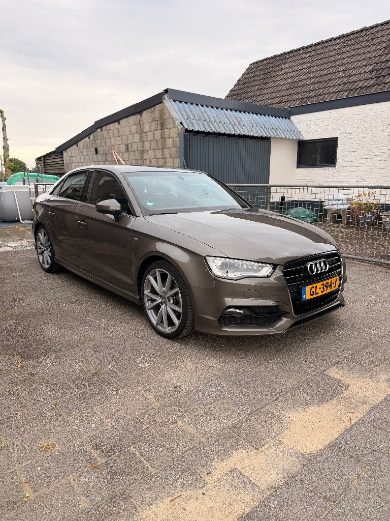 Audi A3 Sedan S-Line |B&O| Distributie & Koppeling nieuw, 4 cilinders, Leder en Stof, Origineel Nederlands, 1395 cc