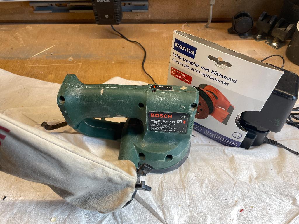Bosch Accu Excenterschuurmachine PEX 9,6 VA + accu, Doe-het-zelf en Verbouw, Gereedschap | Schuurmachines, Ophalen, Gebruikt, Minder dan 600 watt