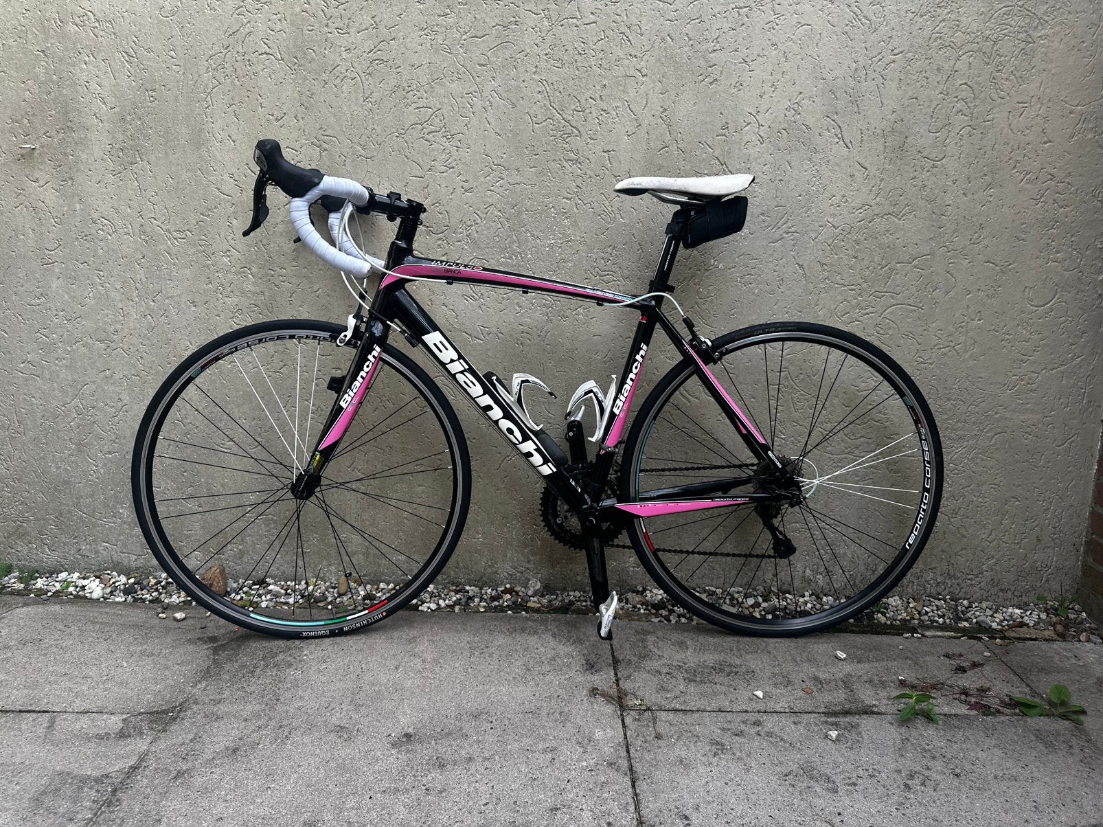 Bianchi Impulso Dama Bianca (pink edition) 50cm Shimano 105, 28 inch, Velgrem, Aluminium, 49 tot 53 cm