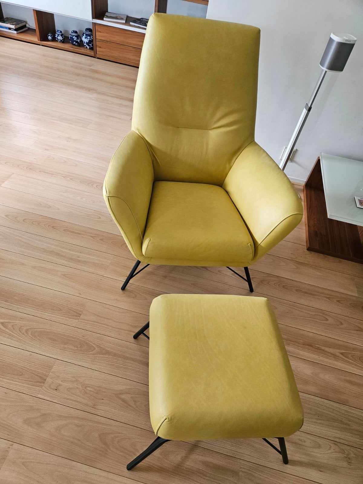 Design Fauteuil met Hocker - Zo goed als nieuw, Ophalen, Modern Design, Minder dan 75 cm, Zo goed als nieuw
