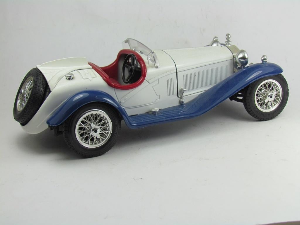 Burago Alfa Romeo 2300 Spider 1932 schaal 1:18, Hobby en Vrije tijd, Modelauto's | 1:18, Ophalen of Verzenden, Zo goed als nieuw