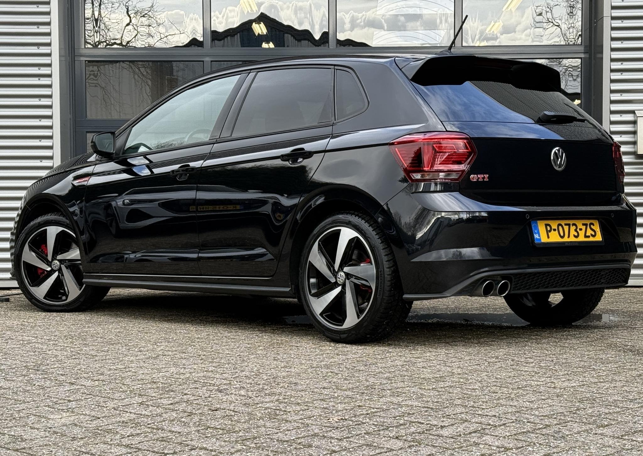 Volkswagen Polo 2.0 TSI GTI l Automaat l Apple Carplay l PDC, Stof, Gebruikt, 4 cilinders, 1984 cc