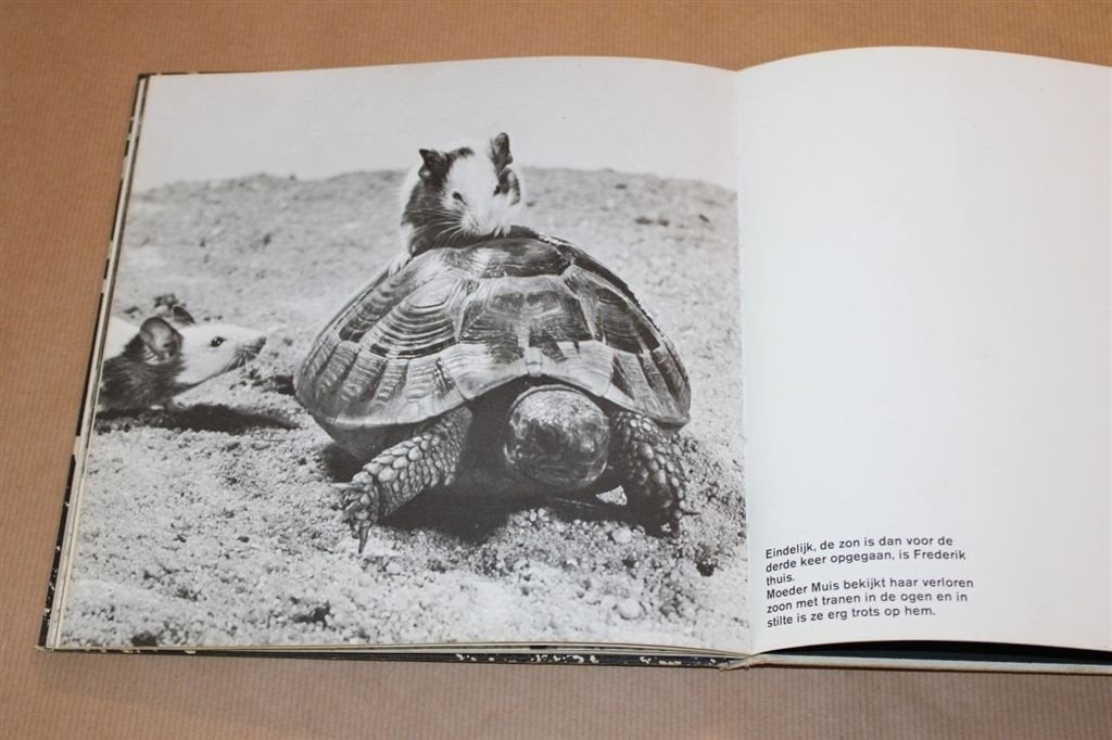 Het verhaal van... Frederik de muis. Uitgave 1967., Ophalen of Verzenden, Gelezen, Honden