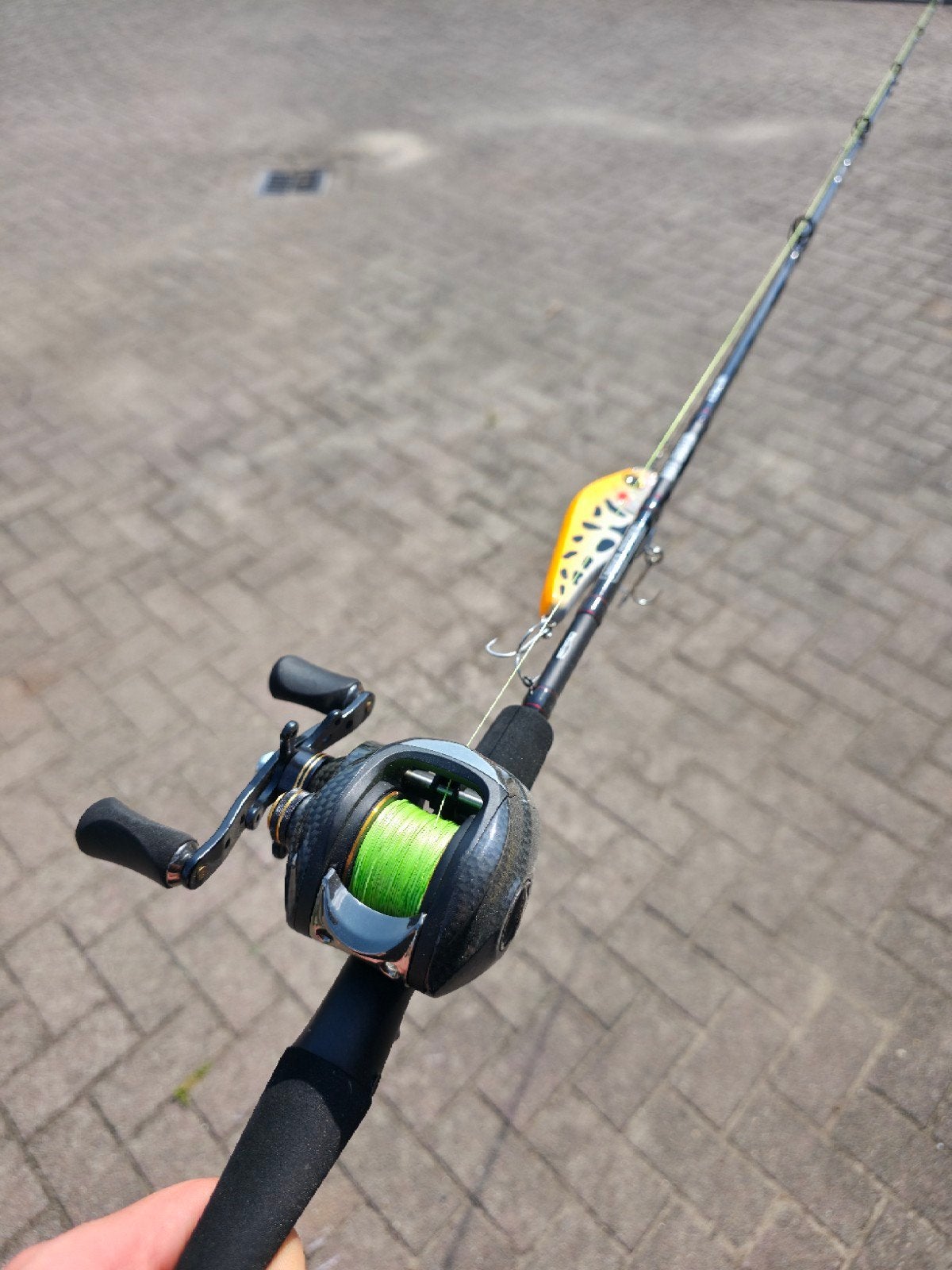 Baitcaster / snoekhengel / jerkbaithengel, Ophalen