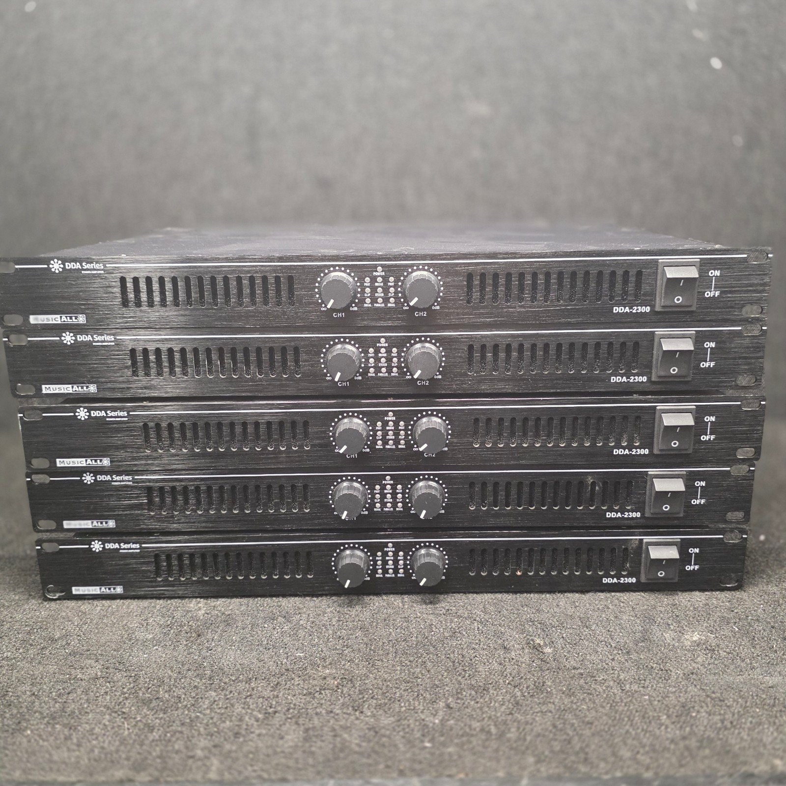DATEQ MUSICALL  DD-2300   versterkers    2 x 500 watt  1HE, Ophalen, Overige merken