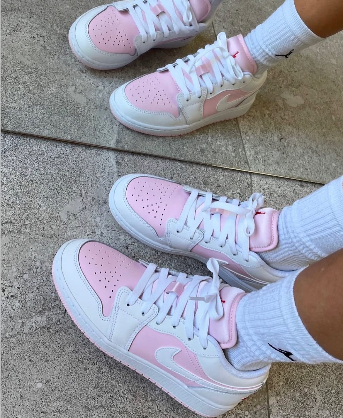 Nike Air Jordan 1 Low ‘Pink Foam’ 40, Ophalen of Verzenden, Nieuw, Roze, Sneakers of Gympen