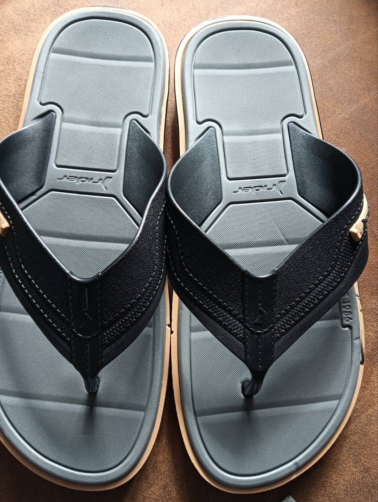 Rider teenslippers, Ophalen, Zo goed als nieuw, Zwart