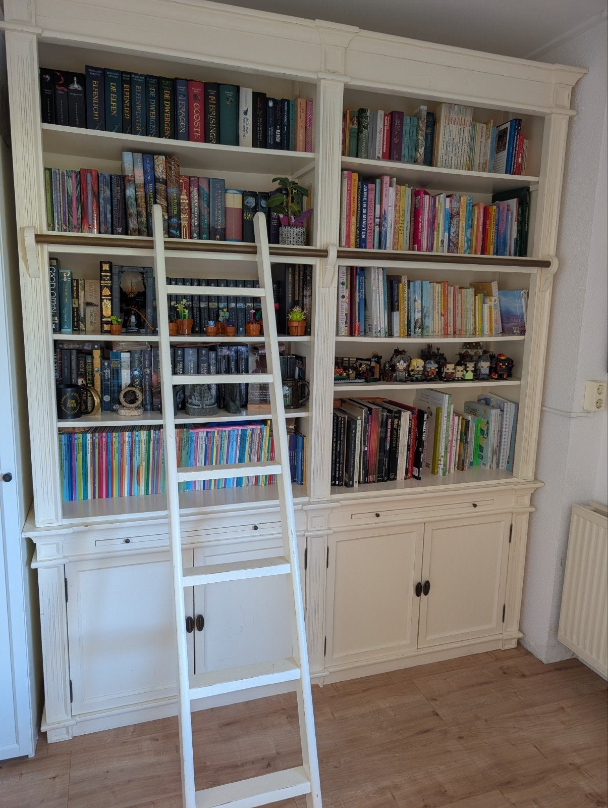 Grote Bibliotheekkast met Ladder - Crème Wit, Huis en Inrichting, Kasten | Boekenkasten, Ophalen, 200 cm of meer, 150 tot 200 cm