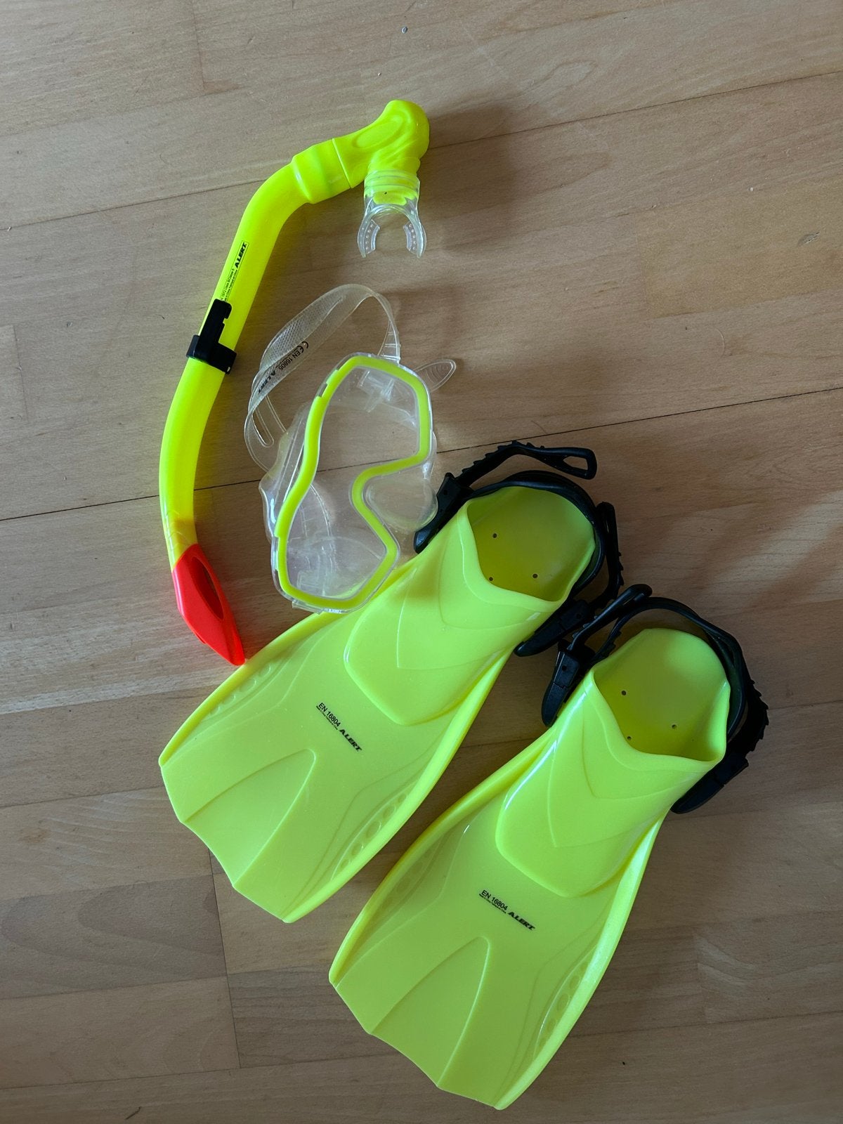 Snorkelset met vinnen, masker en snorkel - Neon Geel, Ophalen of Verzenden, Gebruikt, Snorkelset