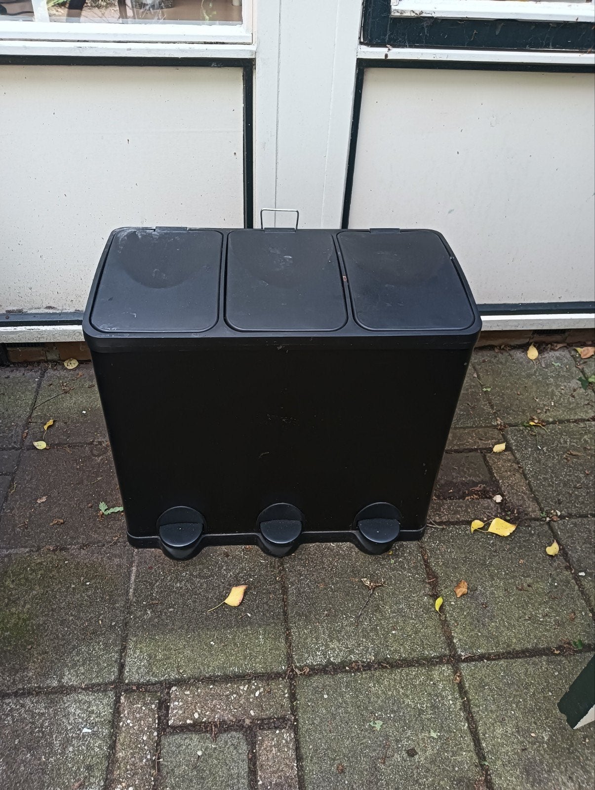 Zwarte afvalscheider met 3 vakken en pedalen, Huis en Inrichting, Woonaccessoires | Prullenbakken, Ophalen, Kunststof, Gebruikt