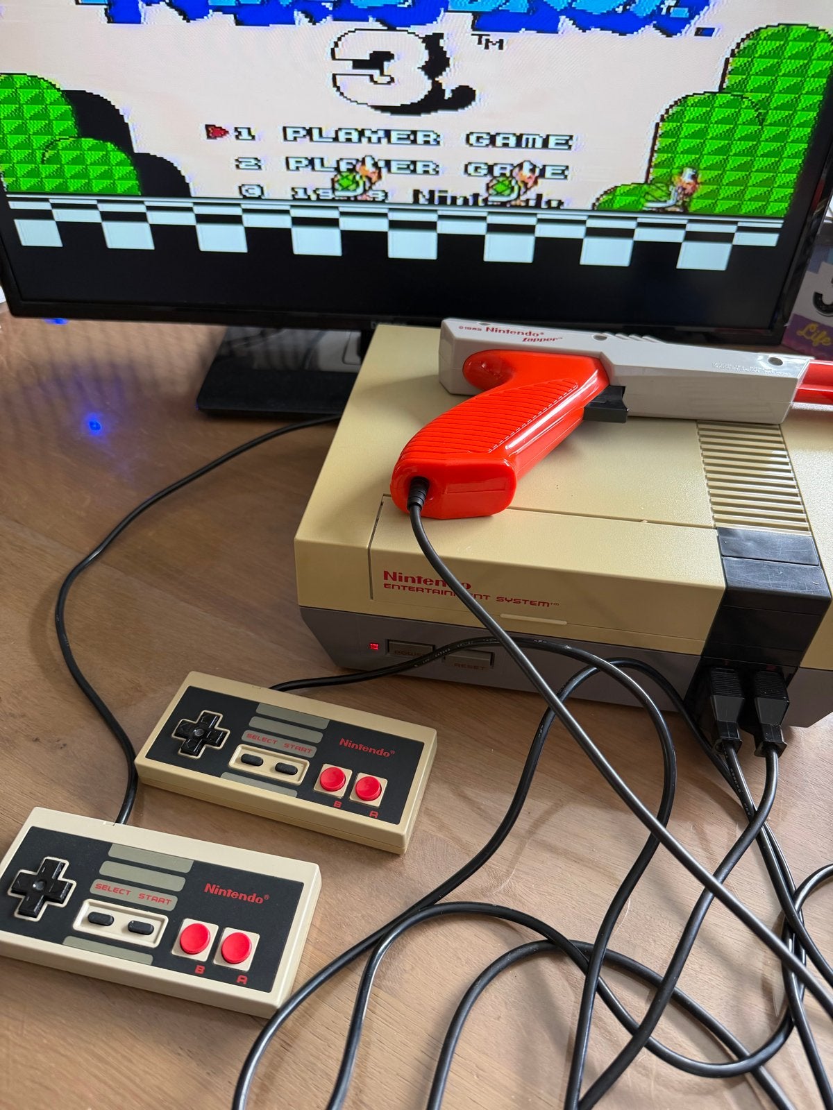 NESE-001 Nintendo Entertainment System (NES) met Zapper, Ophalen of Verzenden, Gebruikt, Met 2 controllers, Met games