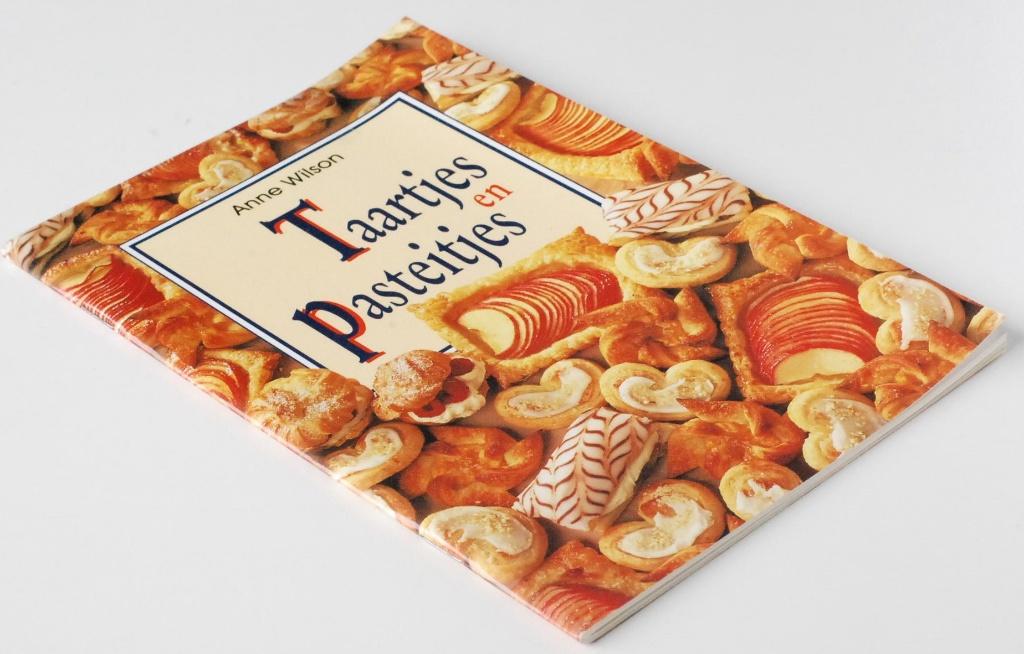 Taartjes en pasteitjes (1998), Verzenden, Zo goed als nieuw, Tapas, Hapjes en Dim Sum