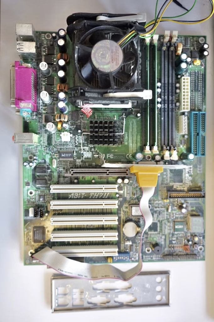 Abit TH7II met Pentium 4 1,7GHz, Computers en Software, Moederborden, Overige soorten, Socket 478, Ophalen of Verzenden, ATX
