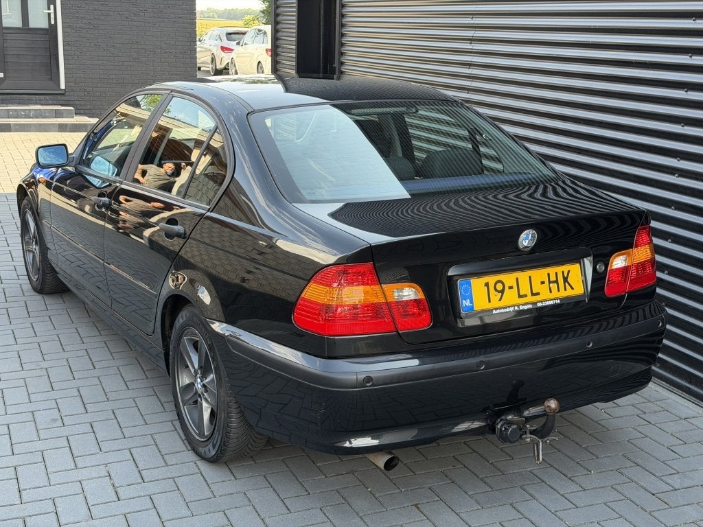 BMW 3 Serie 318i Executive| AUTOMAAT| XENON| NAVI| CRUISE| N, Auto's, BMW, Automaat, 680 kg, Zwart, Origineel Nederlands