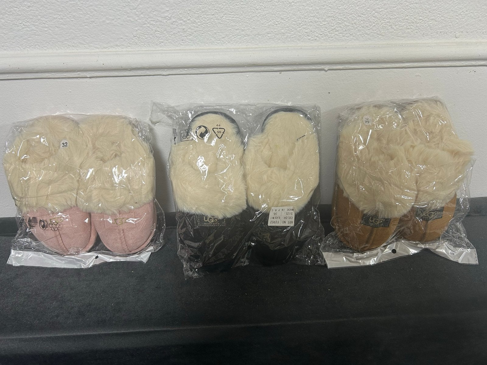 Nieuwe UGG Pantoffels - Diverse Kleuren en Maten, Ophalen of Verzenden, Nieuw, Roze, Pantoffels of Sloffen