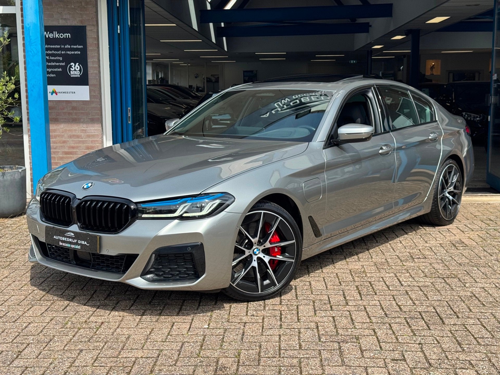 BMW 5-serie 545e xDrive High Executive 2021 AUT NAVI FULL!, Automaat, Gebruikt, 48 km/l, 2000 kg