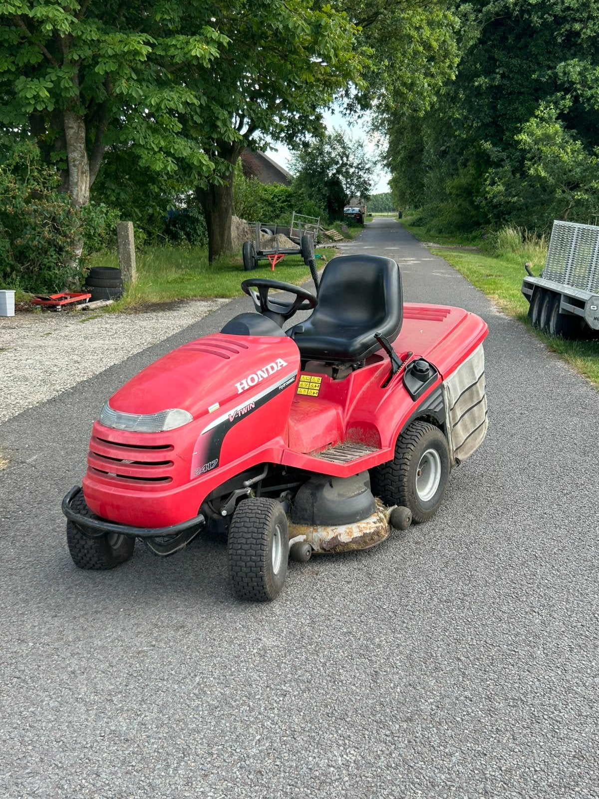 Honda 2 cilinder zitmaaier opknapper, Ophalen, Zo goed als nieuw