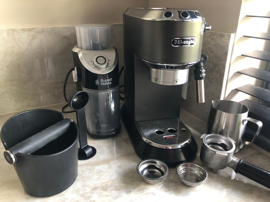 Delonghi dedica EC685.BK espressomachine/ pistonmachine, Witgoed en Apparatuur, Ophalen of Verzenden, Zo goed als nieuw, Espresso apparaat