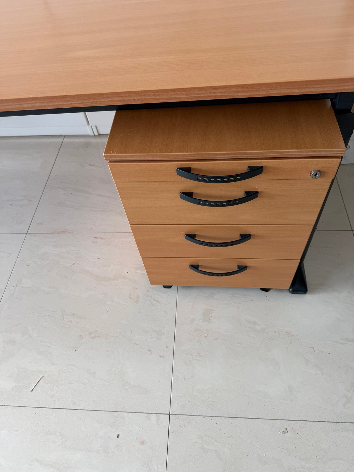 GRATIS Houten bureau met ladenblok -Zeer goede staat, Huis en Inrichting, Ophalen, Met lades, Zo goed als nieuw, Hout