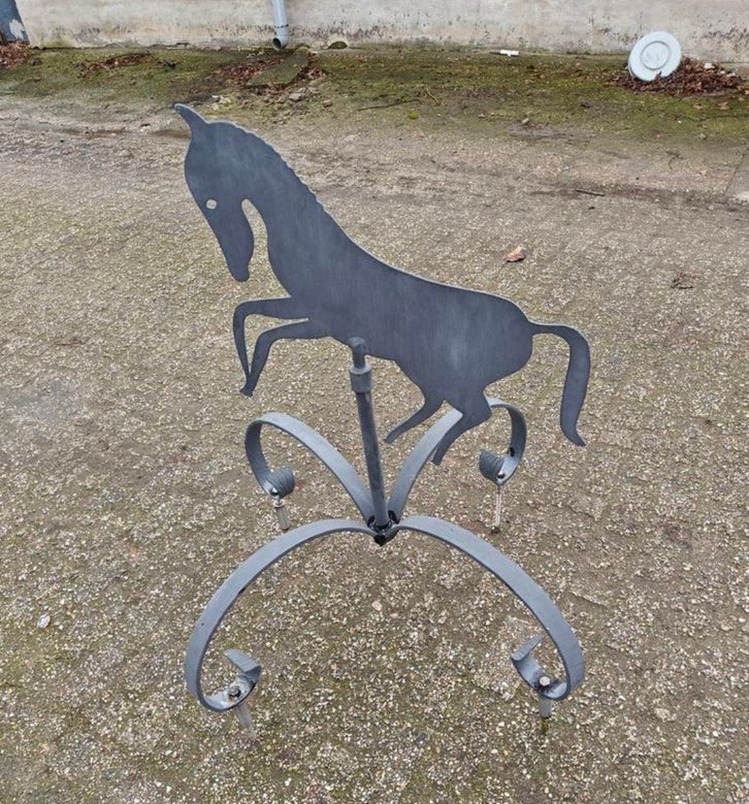Windveer paard, 100 cm hoog, 80 cm tussen vastzet punt, Ophalen
