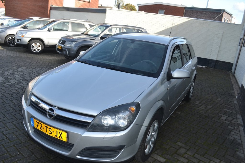 Opel Astra Wagon 1.6 Edition Android Scherm/Trekhaak Mooie A, Auto's, Voorwielaandrijving, Dealer onderhouden, Gebruikt, Zwart