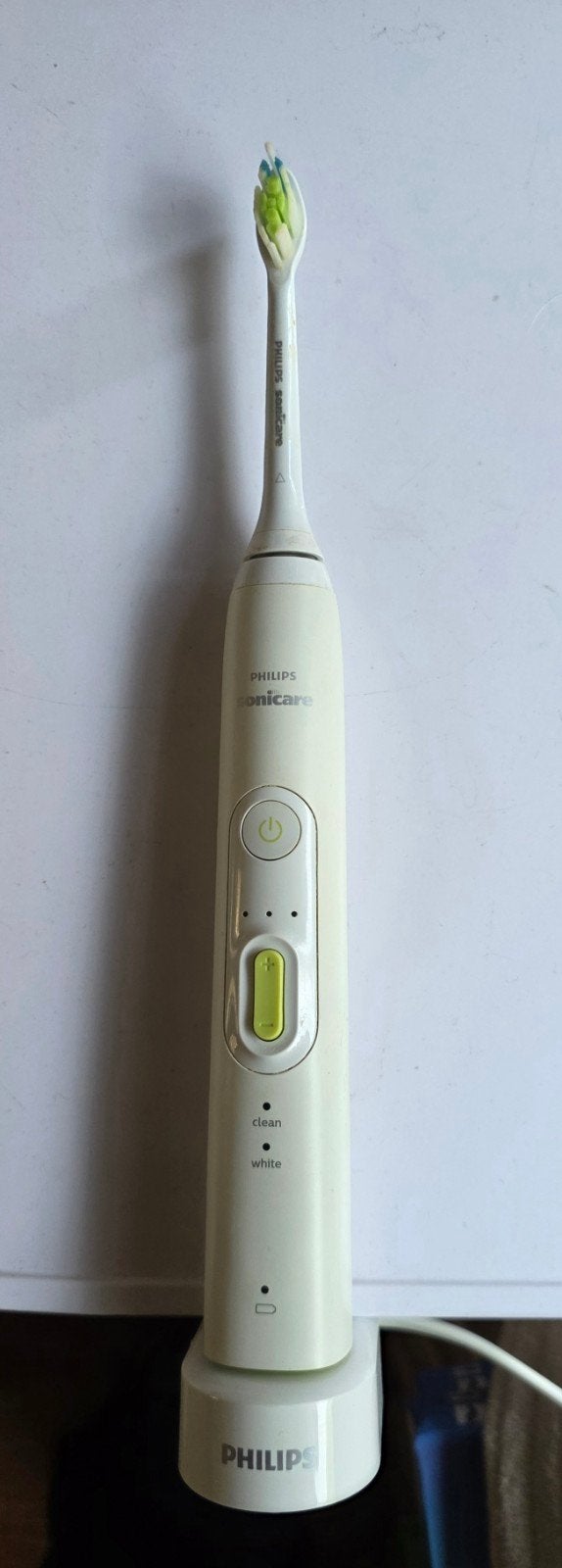 Philips Sonicare elektrische tandenborstel met oplader, Ophalen of Verzenden, Gebruikt, Tandenborstel