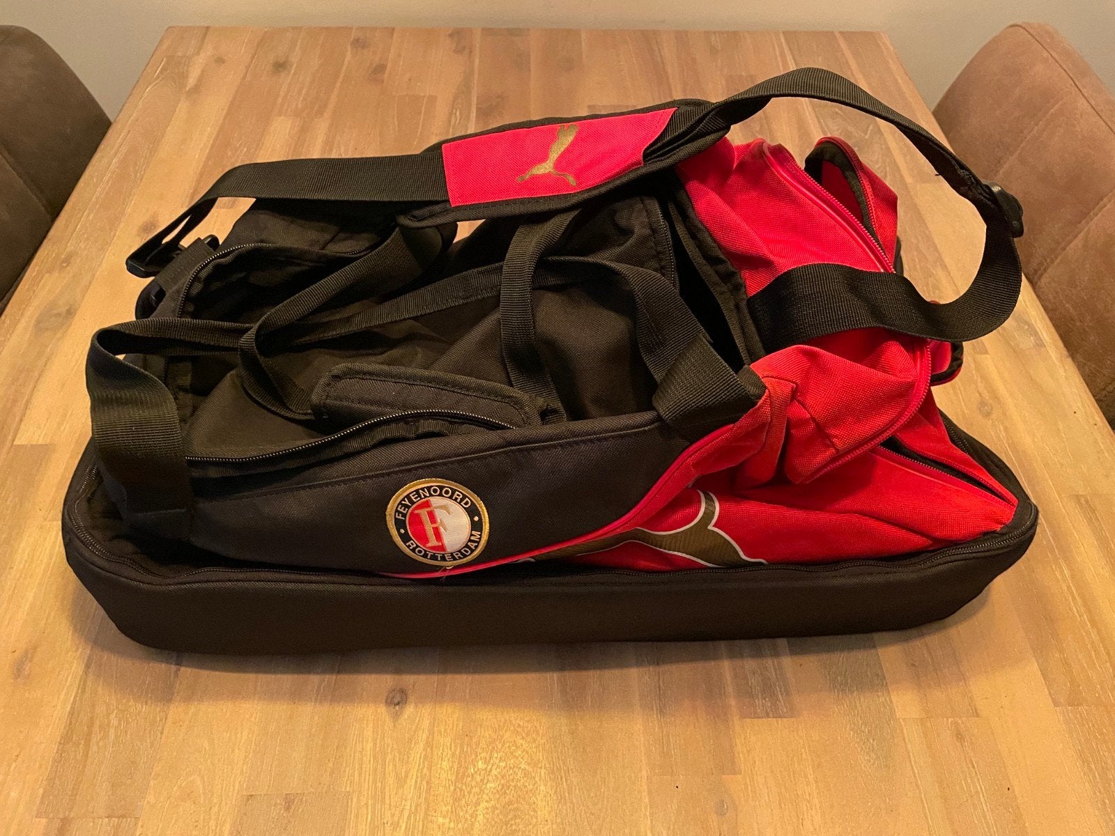 Feyenoord Puma voetbaltas, Sieraden, Tassen en Uiterlijk, Tassen | Sporttassen, Ophalen of Verzenden, Gebruikt