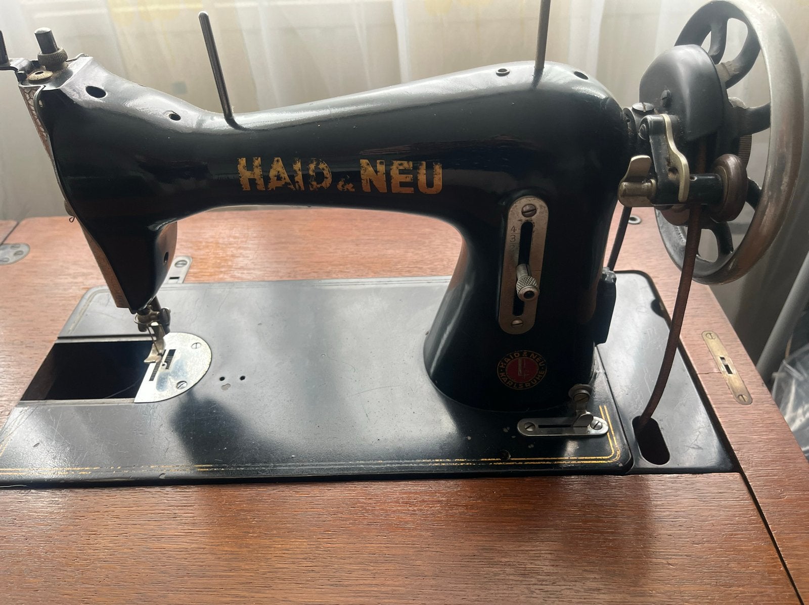 Vintage Haid & Neu Trapnaaimachine met Meubel, Antiek en Kunst, Antiek | Naaimachines, Ophalen of Verzenden