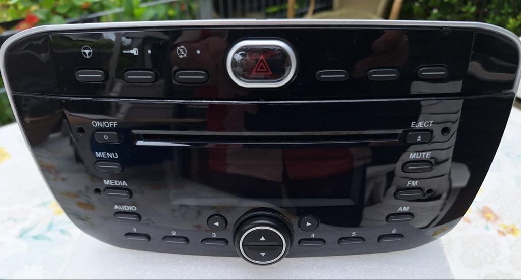 Opel of Fiat autoradio, Auto diversen, Ophalen of Verzenden, Zo goed als nieuw